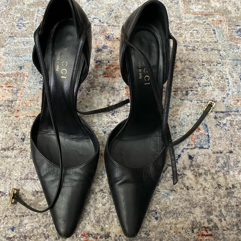Gucci ankle wrap heels Black